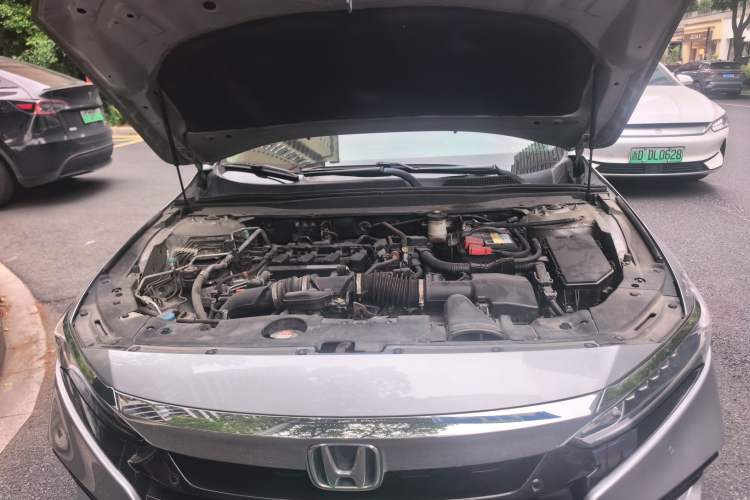 Used Honda Accord 2018 260TURBO Luxury Edition China V Emission Standard Engine Bay