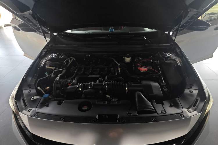 Used Honda Accord 2018 260TURBO Elite Edition China V Engine Bay