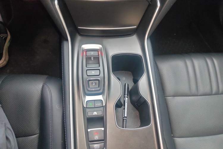 Used Honda Accord 2018 Rui Hybrid 2.0L Rui Zun Edition China VI Gear Lever