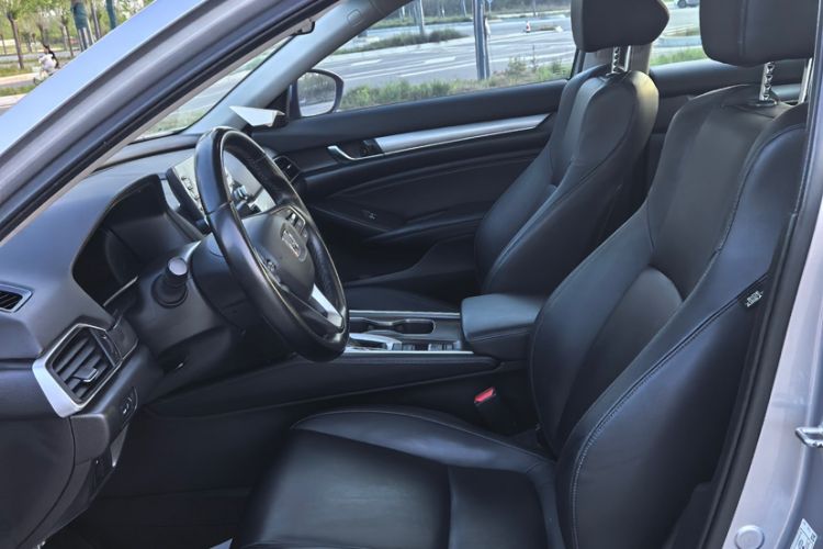 Used Honda Accord 2018 260TURBO Luxury Edition China VI Interior 3