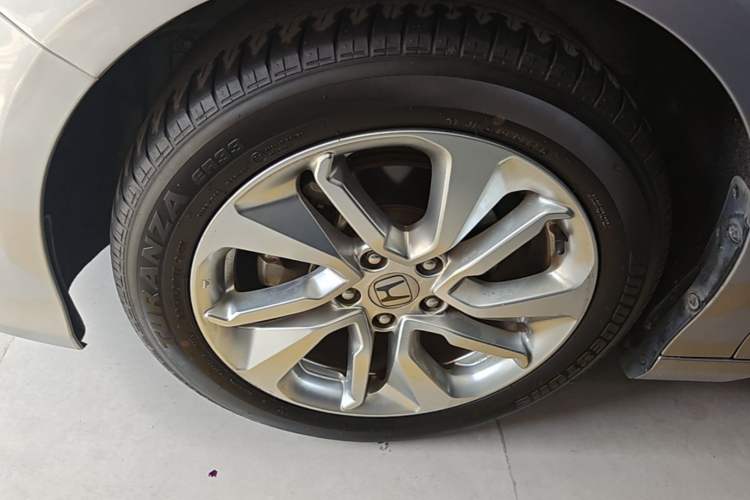 Used Honda Accord 2018 260TURBO Elite Edition China VI Left Front Wheel Hub