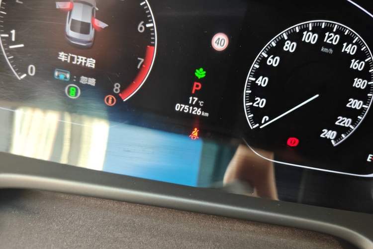 Used Honda Accord 2018 260TURBO Luxury Edition China V Emission Standard Odometer Close Up