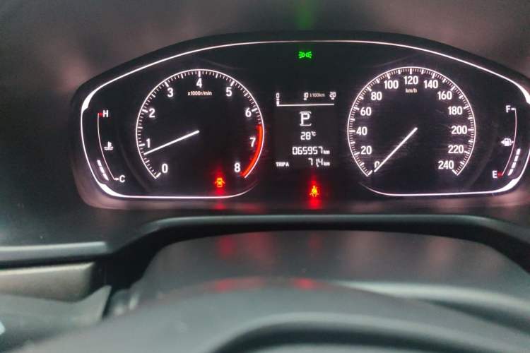 Used Honda Accord 2018 230TURBO Comfort Edition China VI Emission Standard Odometer Close Up