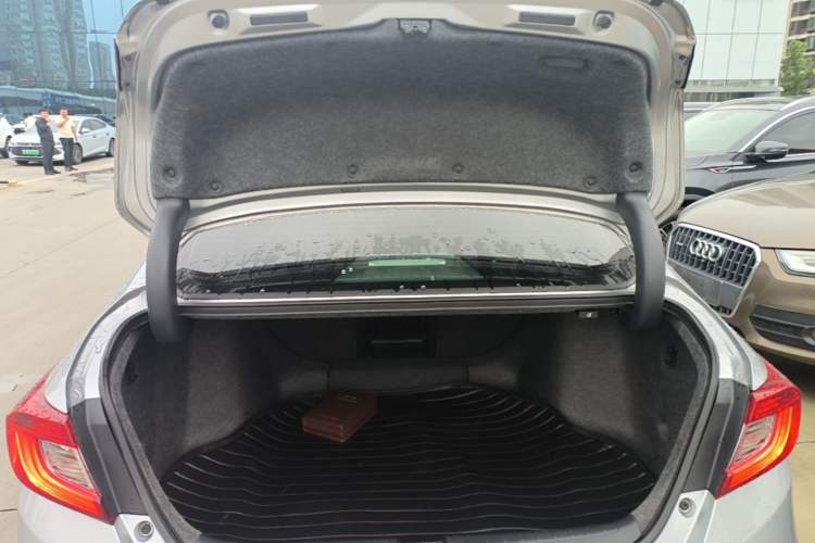 Used Honda Accord 2018 260TURBO Elite Edition China VI Trunk