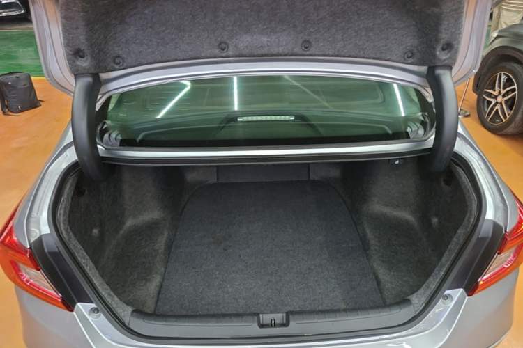 Used Honda Accord 2018 Rui·Hybrid 2.0L Rui Ku Edition China VI Trunk