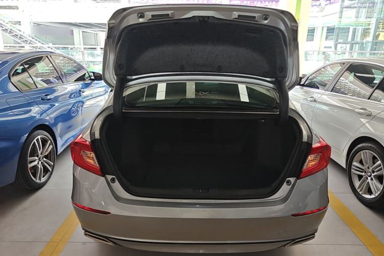 Used Honda Accord 2018 260TURBO Elite Edition China VI Trunk