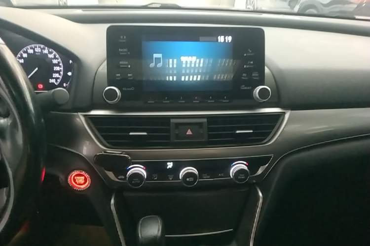 Used Honda Accord 2018 260TURBO Elite Edition China VI Audio And AC Panel