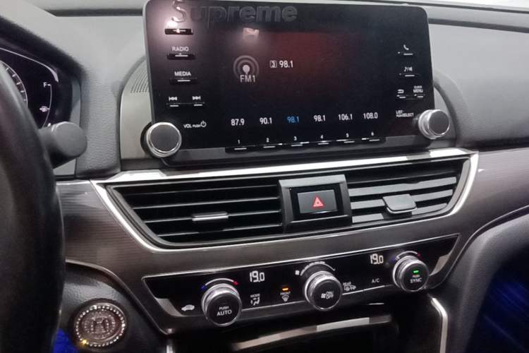Used Honda Accord 2018 260TURBO Luxury Edition China V Emission Standard Audio And AC Panel