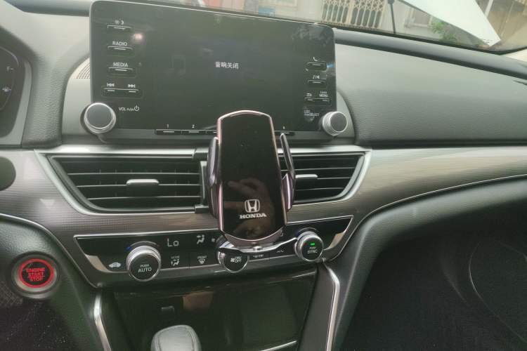 Used Honda Accord 2018 260TURBO Luxury Edition China VI Audio And AC Panel