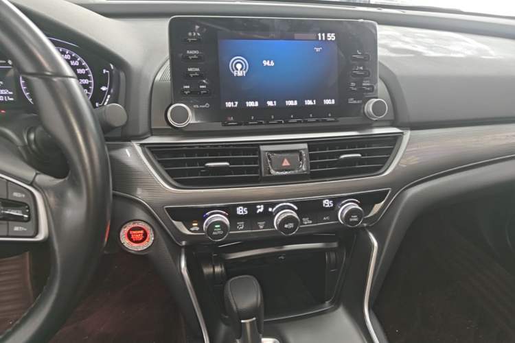 Used Honda Accord 2018 260TURBO Elite Edition China VI Audio And AC Panel