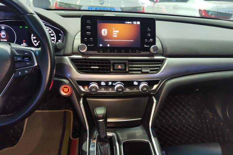 Used Honda Accord 2018 260TURBO Luxury Edition China VI Audio And AC Panel