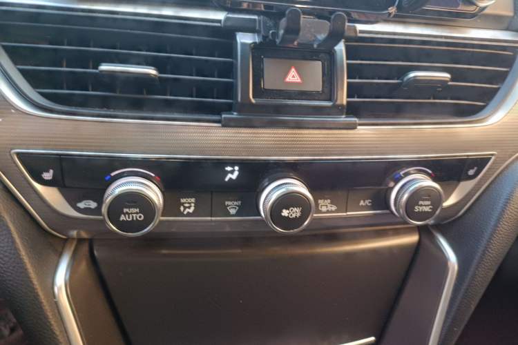 Used Honda Accord 2018 Rui Hybrid 2.0L Rui Zhi Version China V Emission Standard Audio And AC Panel