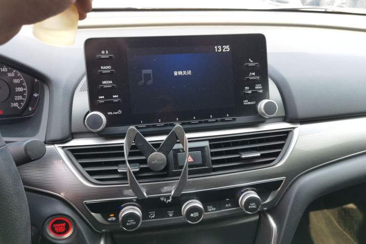 Used Honda Accord 2018 260TURBO Luxury Edition China V Emission Standard Audio And AC Panel