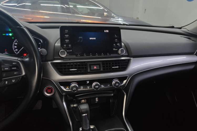 Used Honda Accord 2018 260TURBO Luxury Edition China VI Audio And AC Panel