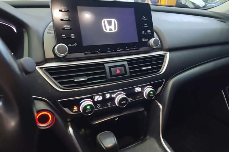 Used Honda Accord 2018 260TURBO Elite Edition China VI Audio And AC Panel