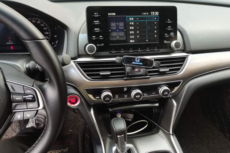 Used Honda Accord 2018 260TURBO Luxury Edition China VI Audio And AC Panel