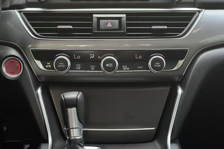 Used Honda Accord 2018 260TURBO Luxury Edition China VI Audio And AC Panel