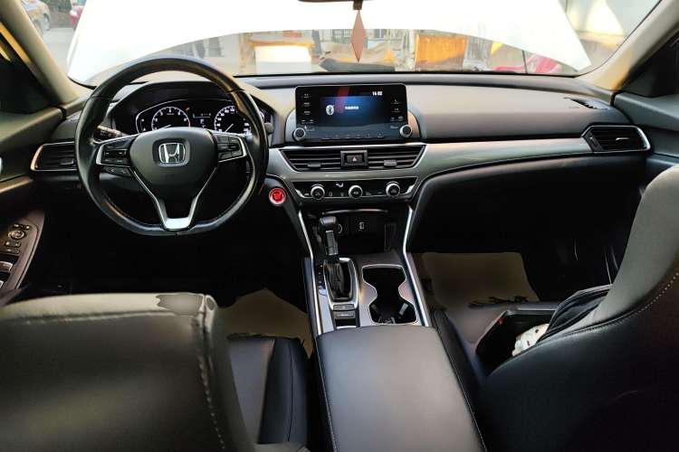 Used Honda Accord 2018 260TURBO Elite Edition China VI Center Console