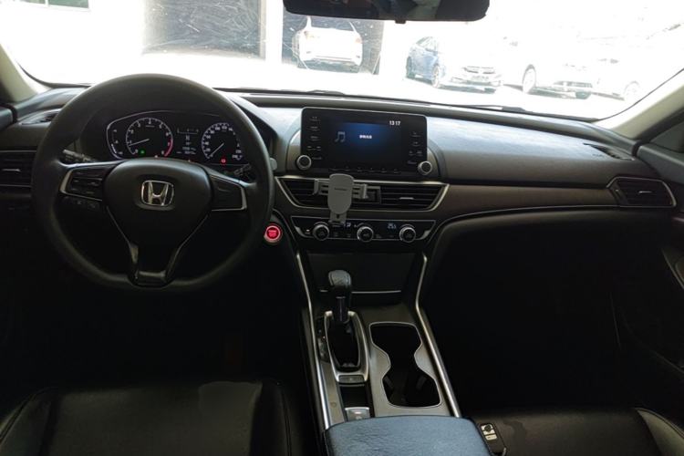 Used Honda Accord 2018 230TURBO Comfort Version National V Center Console
