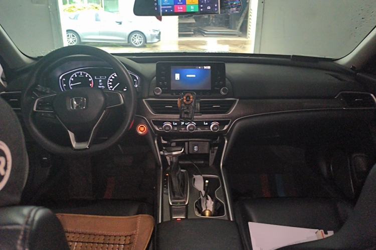 Used Honda Accord 2018 230TURBO Comfort Version National V Center Console