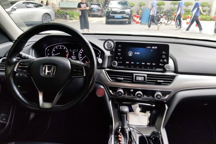 Used Honda Accord 2018 260TURBO Elite Edition China VI Center Console
