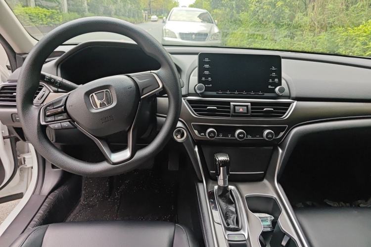 Used Honda Accord 2018 230TURBO Comfort Version National V Center Console