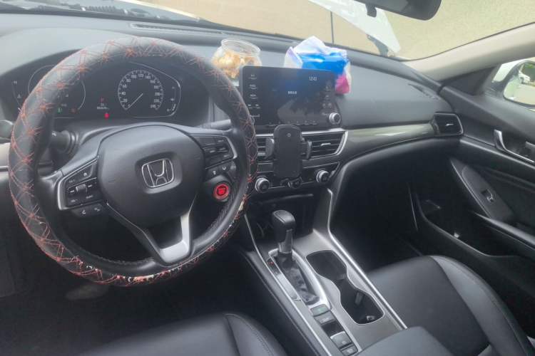 Used Honda Accord 2018 260TURBO Luxury Edition China VI Center Console