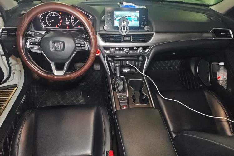 Used Honda Accord 2018 260TURBO Elite Edition China VI Center Console