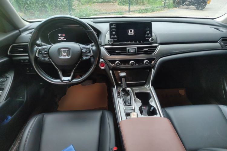 Used Honda Accord 2018 260TURBO Luxury Edition China VI Center Console