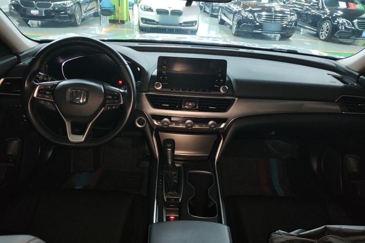Used Honda Accord 2018 260TURBO Luxury Edition China VI Center Console