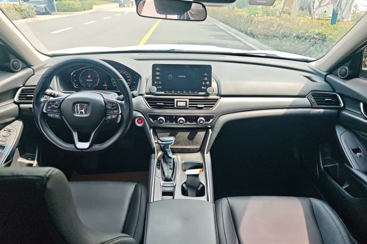Used Honda Accord 2018 260TURBO Luxury Edition China VI Center Console