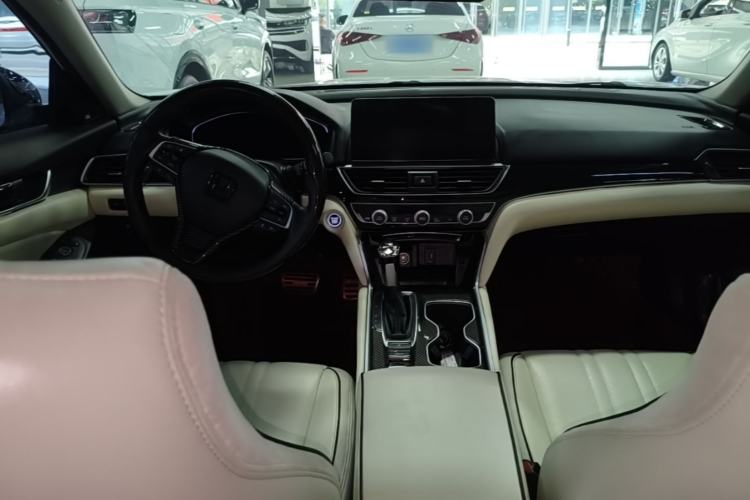 Used Honda Accord 2018 260TURBO Luxury Edition China VI Center Console