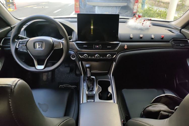 Used Honda Accord 2018 230TURBO Comfort Version National V Center Console
