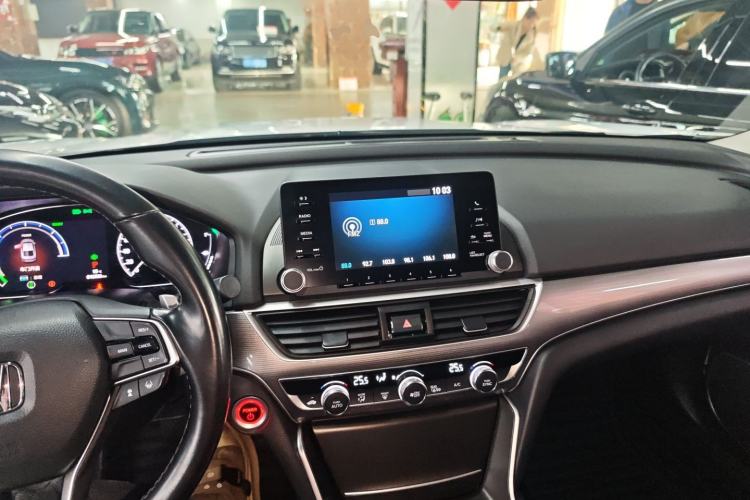 Used Honda Accord 2018 Rui Hybrid 2.0L Rui Ling Edition China VI Center Console