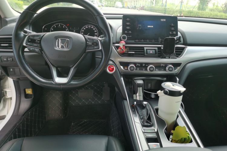 Used Honda Accord 2018 260TURBO Elite Edition China VI Center Console