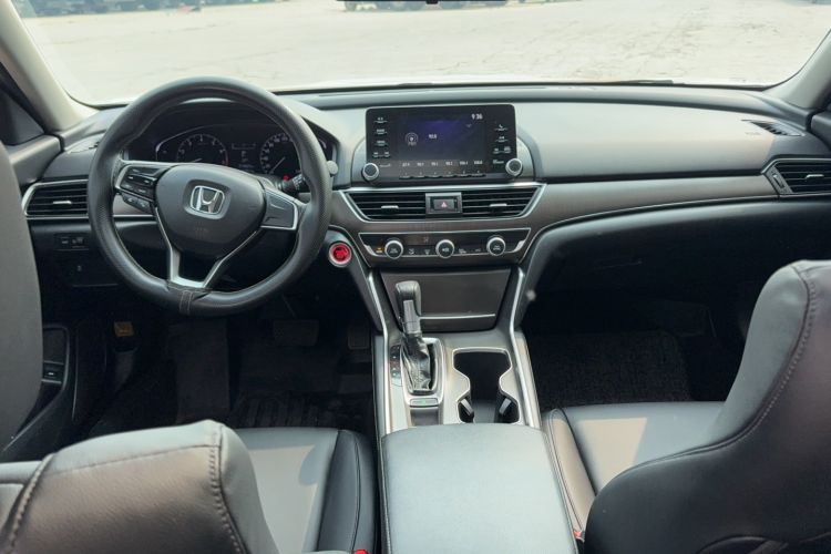 Used Honda Accord 2018 230TURBO Comfort Version National V Center Console
