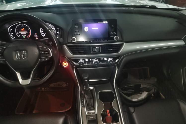 Used Honda Accord 2018 260TURBO Luxury Edition China VI Center Console