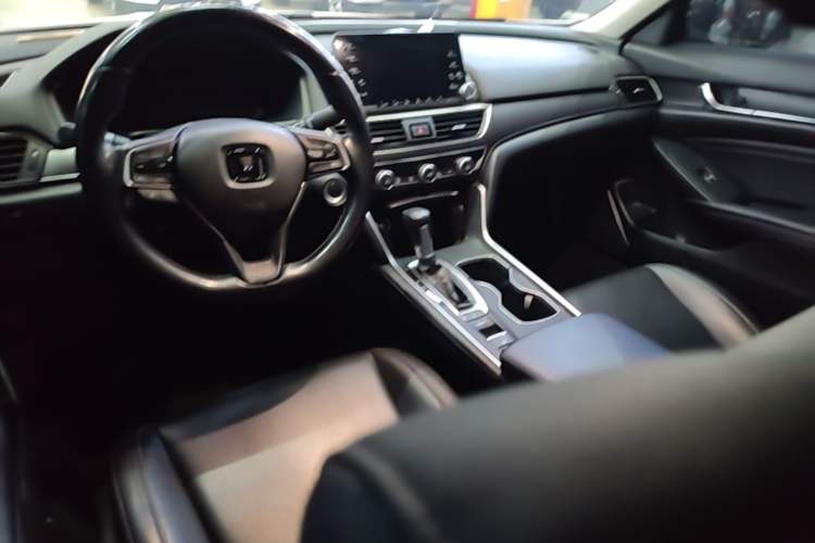 Used Honda Accord 2018 260TURBO Elite Edition China VI Center Console