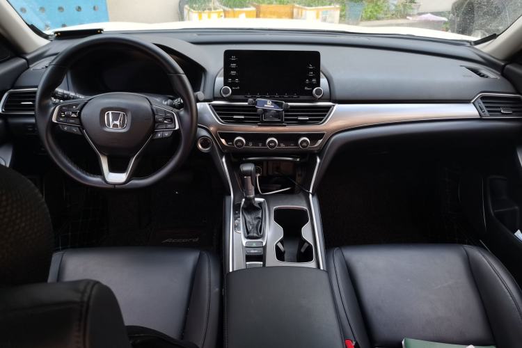 Used Honda Accord 2018 260TURBO Luxury Edition China VI Center Console