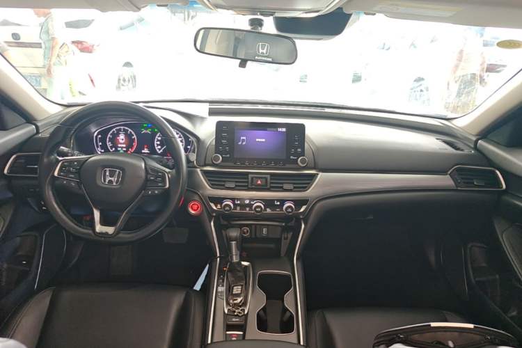 Used Honda Accord 2018 260TURBO Luxury Edition China VI Center Console