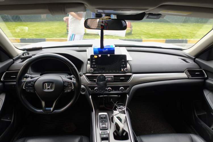 Used Honda Accord 2018 Rui Hybrid 2.0L Rui Ling Edition China VI Center Console