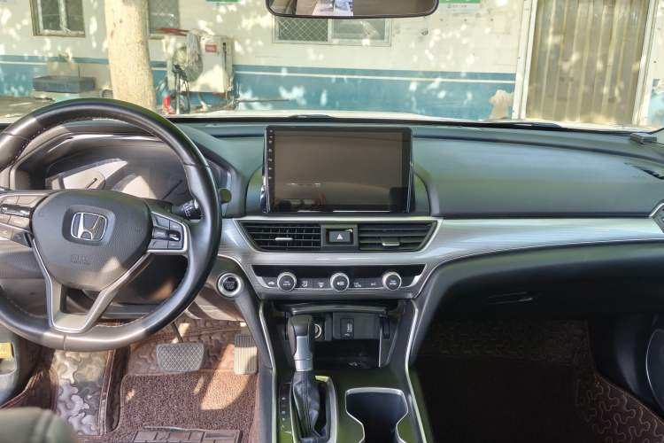 Used Honda Accord 2018 260TURBO Luxury Edition China VI Center Console