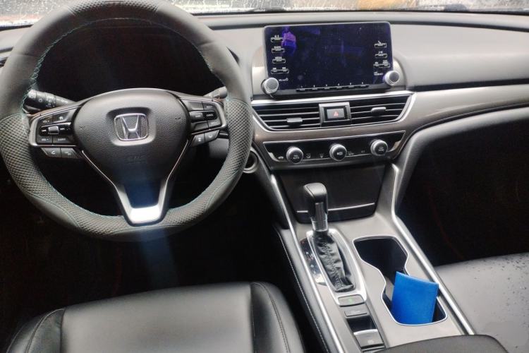 Used Honda Accord 2018 260TURBO Luxury Edition China VI Center Console
