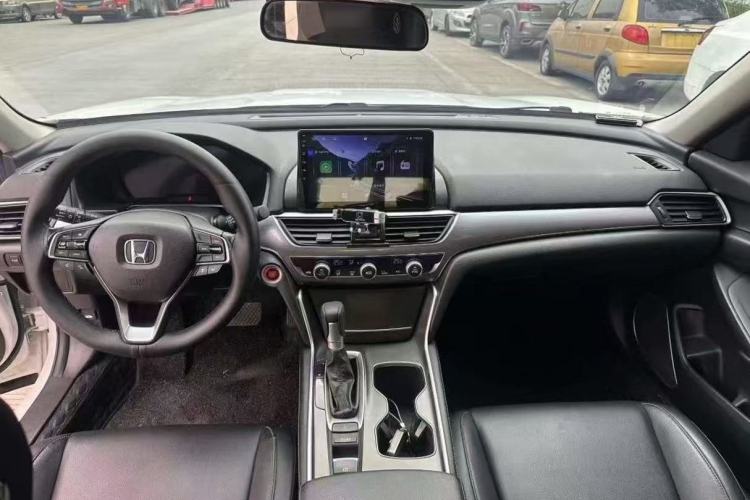 Used Honda Accord 2018 260TURBO Luxury Edition China VI Center Console