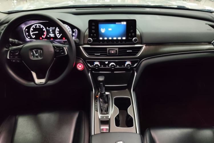 Used Honda Accord 2018 230TURBO Comfort Edition China VI Emission Standard Center Console