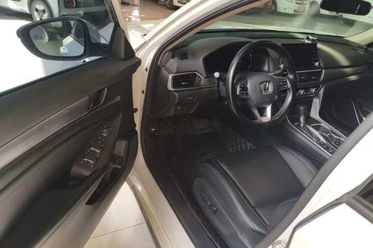 Used Honda Accord 2018 260TURBO Elite Edition China VI Driver Seat