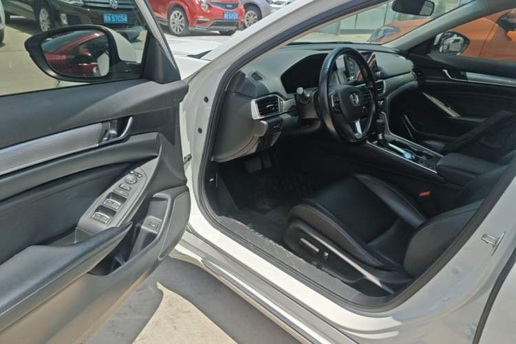 Used Honda Accord 2018 260TURBO Elite Edition China VI Driver Seat