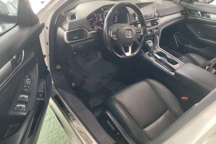 Used Honda Accord 2018 260TURBO Elite Edition China VI Driver Seat