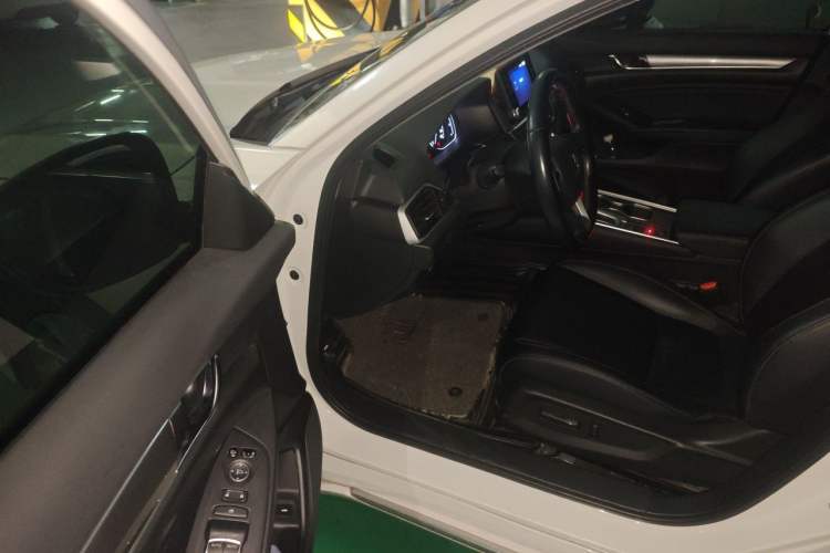 Used Honda Accord 2018 260TURBO Elite Edition China VI Driver Seat