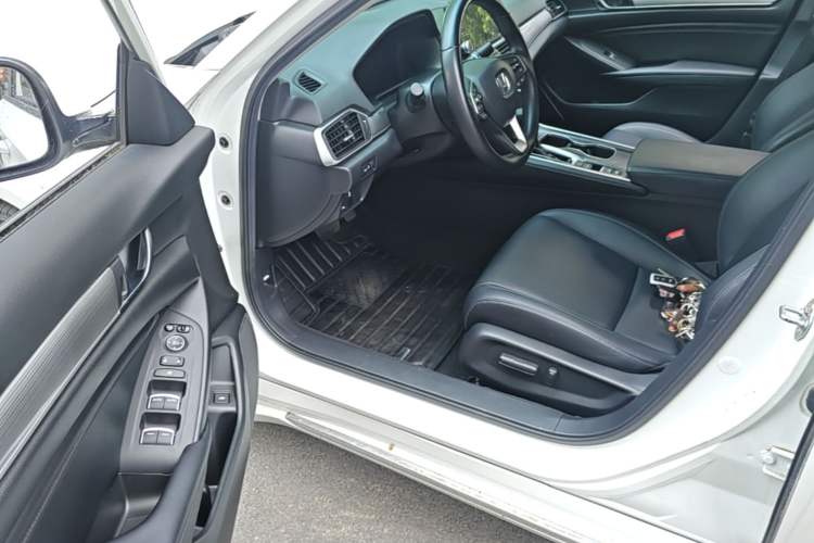 Used Honda Accord 2018 260TURBO Luxury Edition China VI Driver Seat